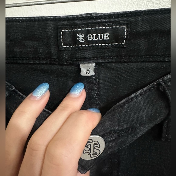 Women's Black Jeans - Picture 4 of 5